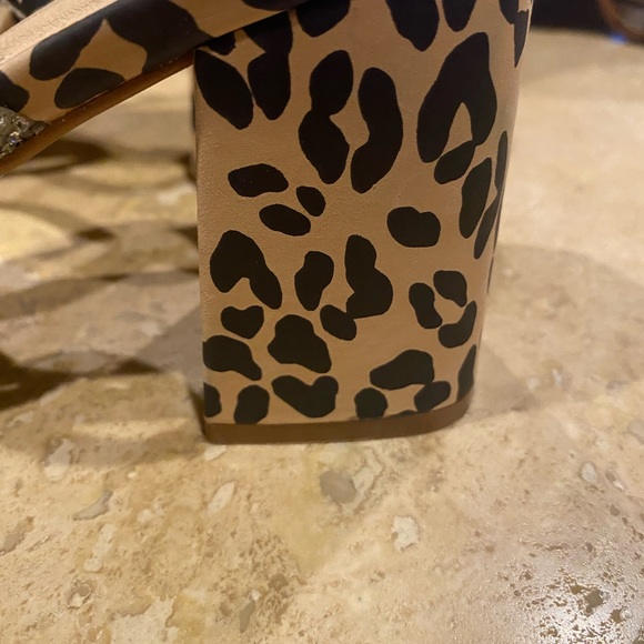 Vince Camuto leopard sandals - Picture 10 of 11